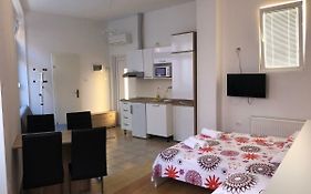 Apartments & Rooms Nardin
